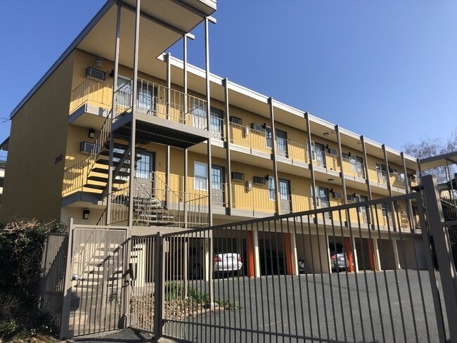 Building Photo - 2140 California St