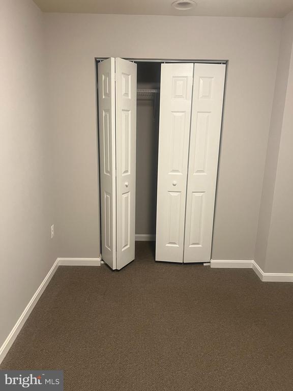 Building Photo - 9138 Mineola Ct