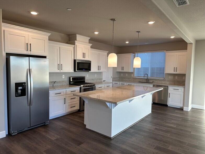 Building Photo - 3040 Vaughn Way