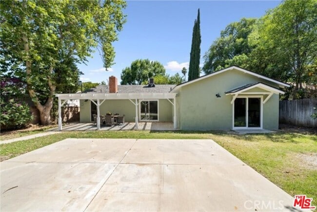 Building Photo - 24155 Kittridge St