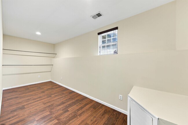 Building Photo - 64 Meadow Cir