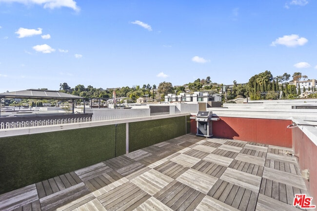 Building Photo - 2201 Polyscope Pl