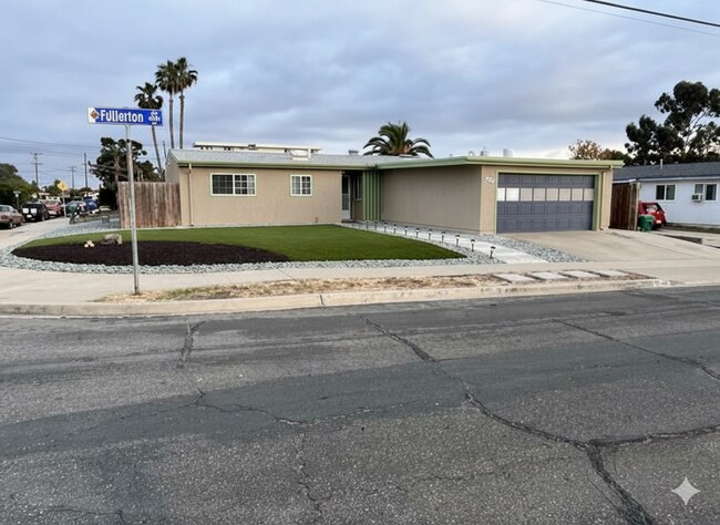 Building Photo - 9433 Fullerton Ave