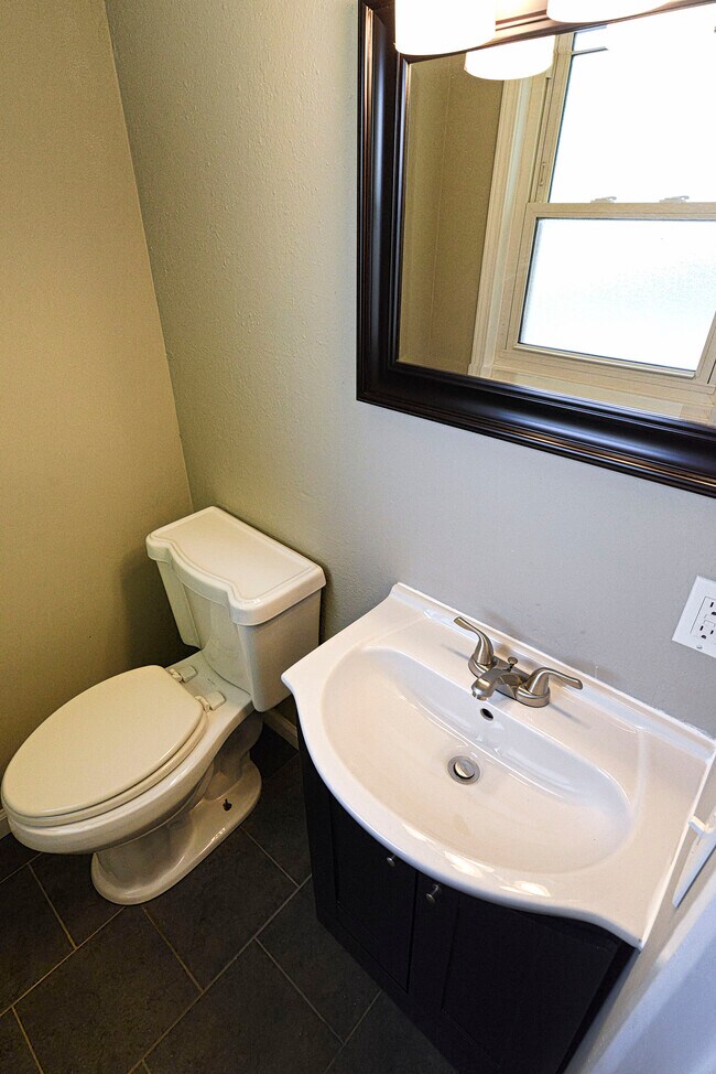 Building Photo - 2635 Netherton Dr