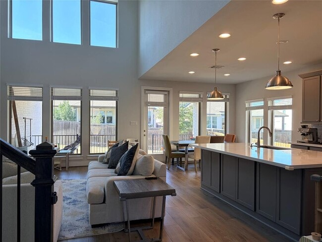 Building Photo - 230 Eagle Ford Dr