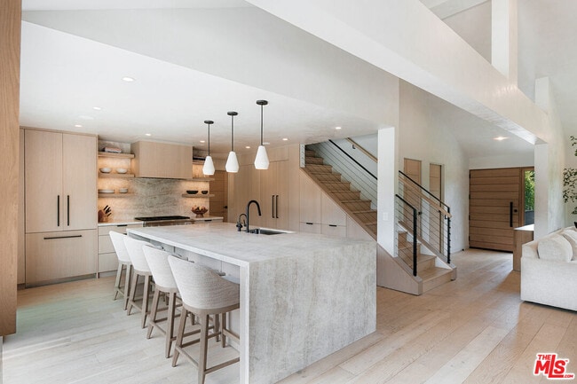 Building Photo - 6450 Surfside Way