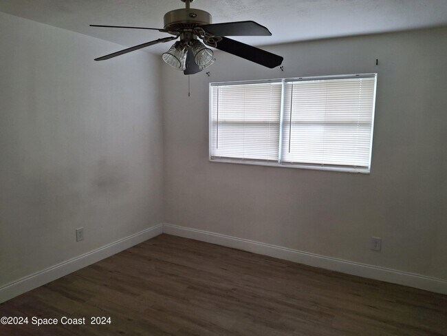 Building Photo - 431 Oakridge Ave