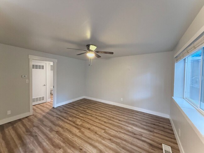 Building Photo - 1-Bedroom Condo in Salt Lake City – Available May 1st!