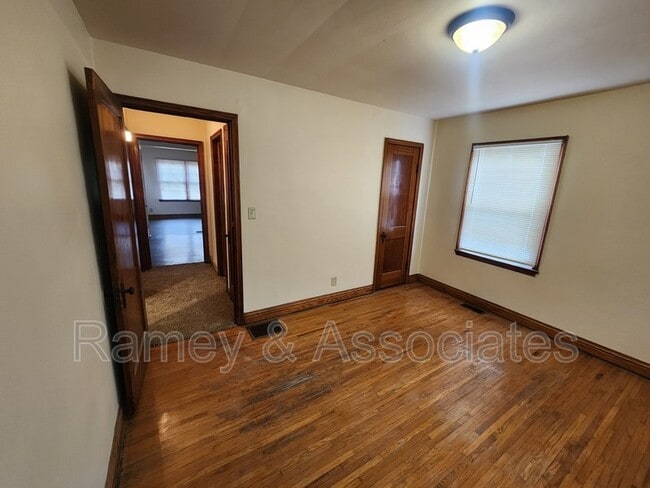 Building Photo - 1108 Hathaway Ave