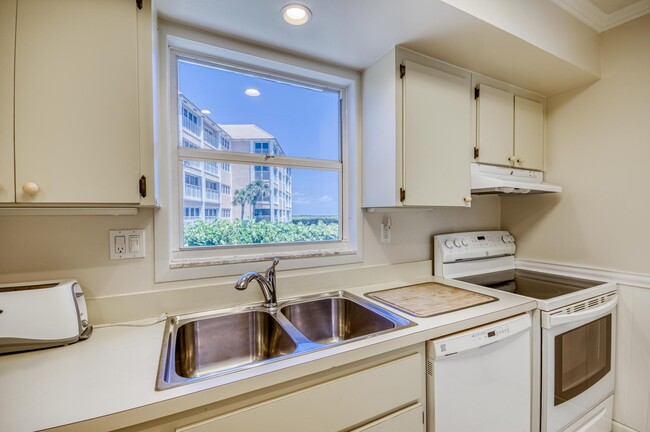 Building Photo - 1501 NE Ocean Blvd