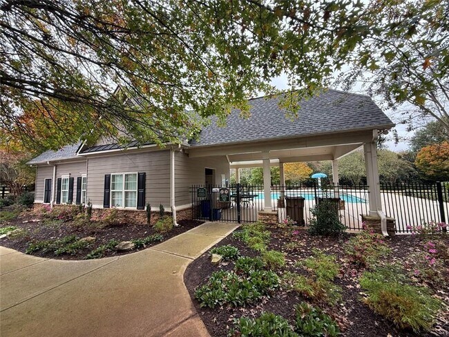 Building Photo - 4810 Haysboro Way