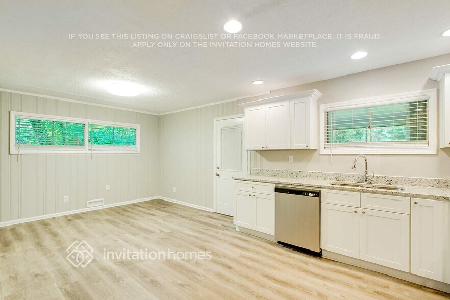 Building Photo - 1921 Cindy Dr