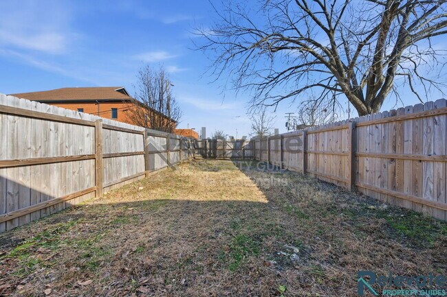 Building Photo - 2820 Q St