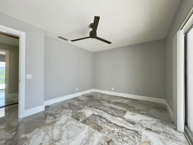 Building Photo - 6503 Geminata Oak Ct