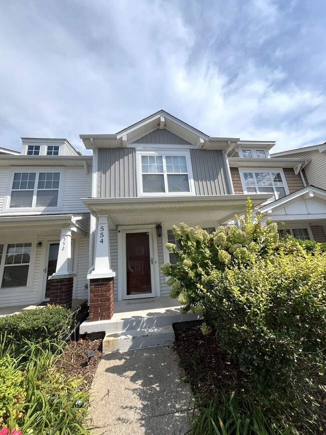 Primary Photo - Townhouse in Nashboro Village!