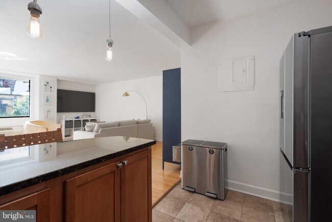 Building Photo - 1325 18th St NW