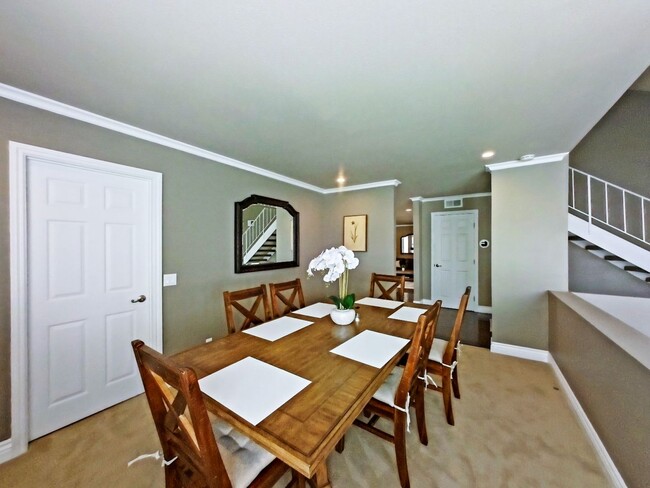 Building Photo - Executive Furnished 3 bedroom, 2.5 Bath ho...