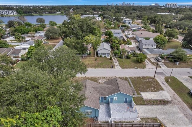 Building Photo - 920 40th St N