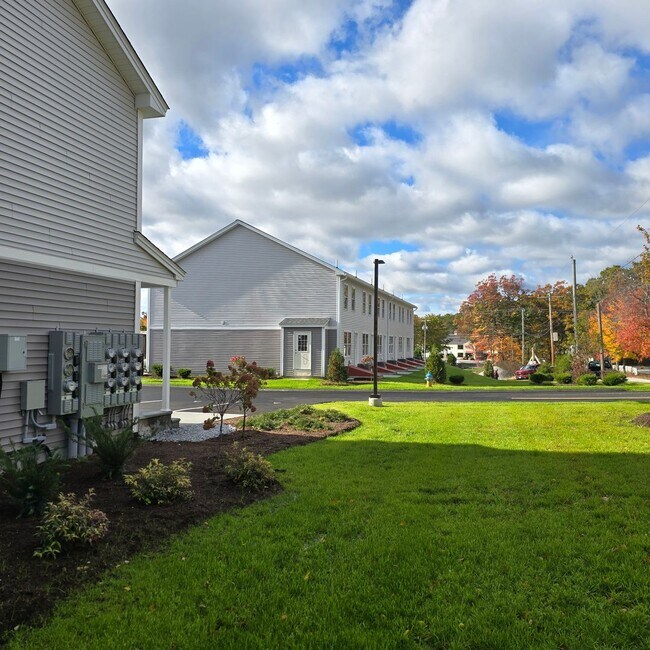 Building Photo - Megway Ct. (2-5)