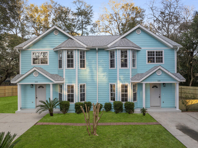 Primary Photo - 220 Fir Ave