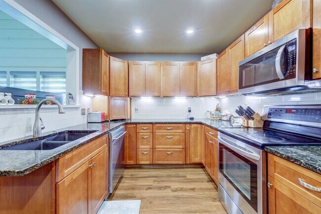 Building Photo - 2217 Onion Creek Pkwy