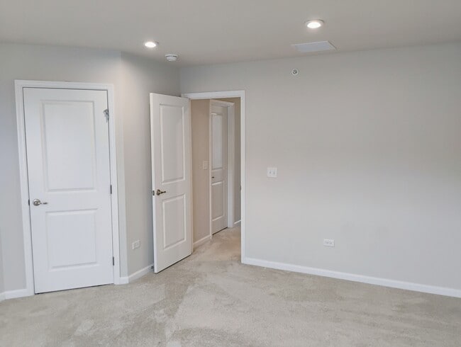 Building Photo - 936 Jenkins Ct