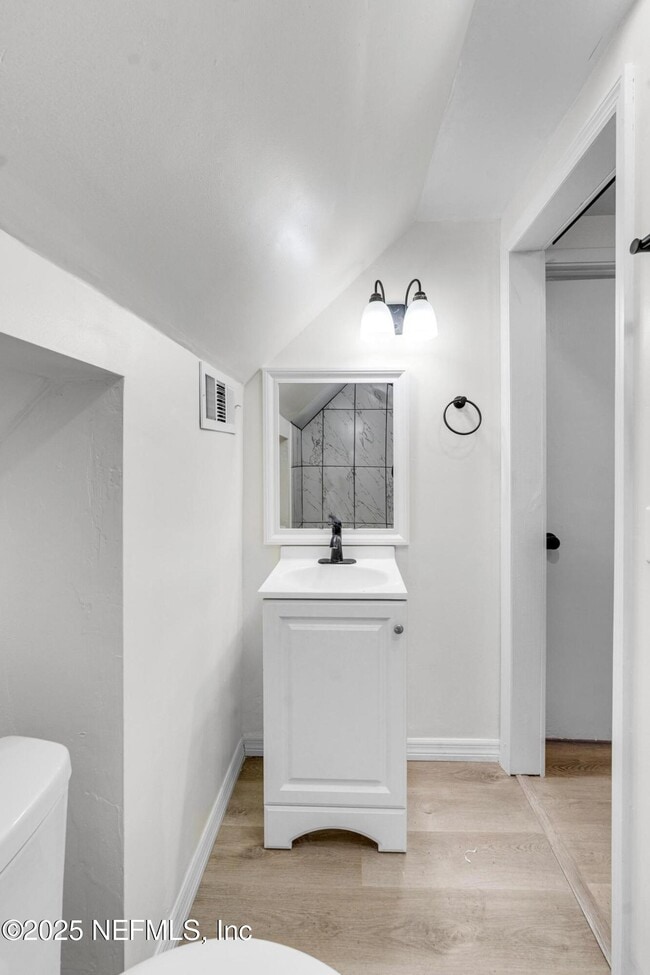 Building Photo - 2811 Myrtis Rd