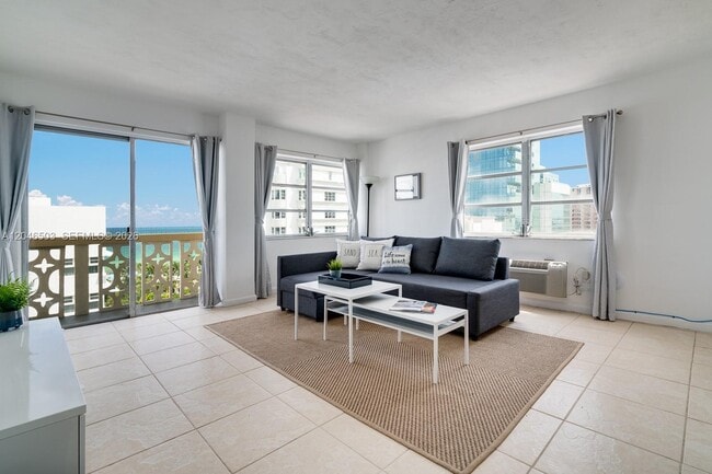 Building Photo - 3100 Collins Ave