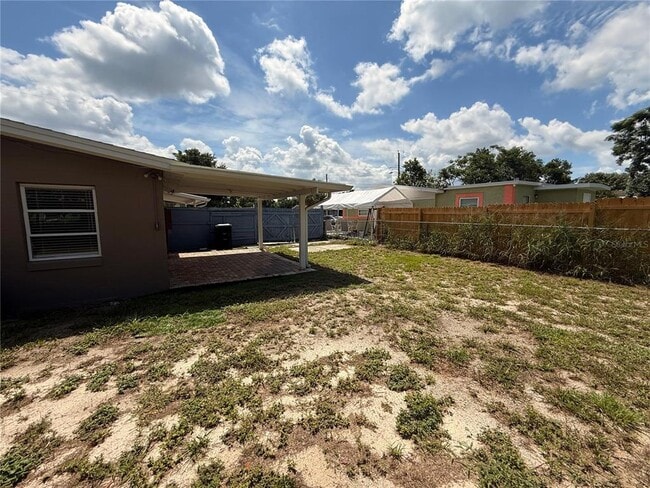 Building Photo - 328 N Observatory Dr