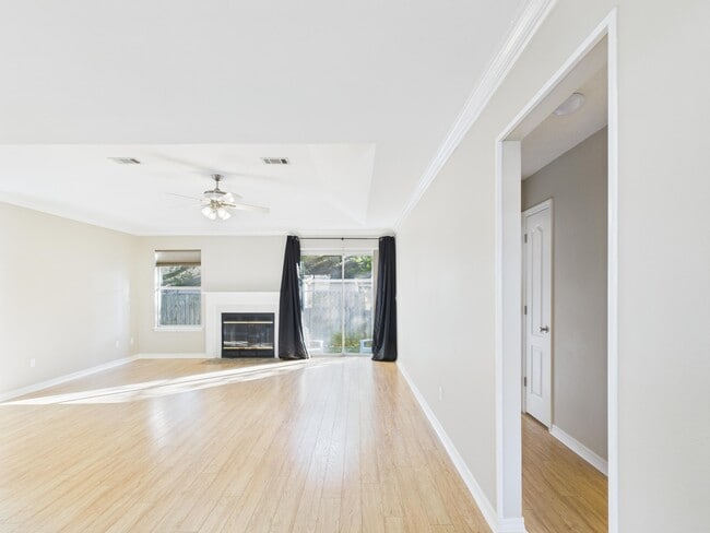 Building Photo - 1912 Spiller Way