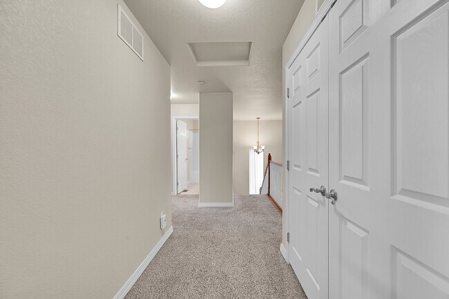 Building Photo - $2,200.00 - 3 Beds, 2.5 Baths, Single Fami...