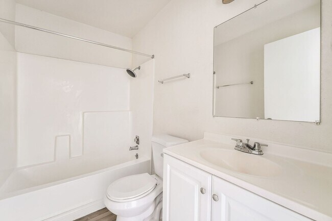Building Photo - 5303 Del Gado Dr