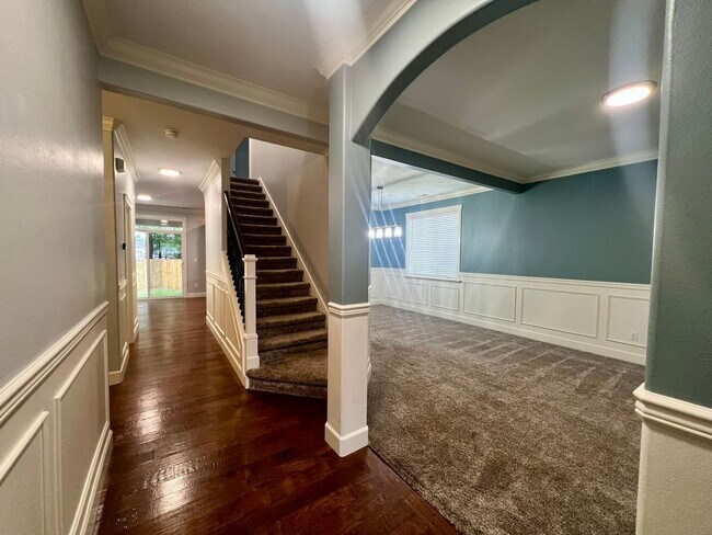 Building Photo - PENDING APPLICATION; Beautiful 5 Bedroom Home