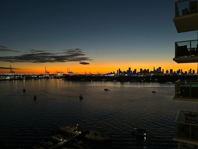 Building Photo - 1000 West Ave