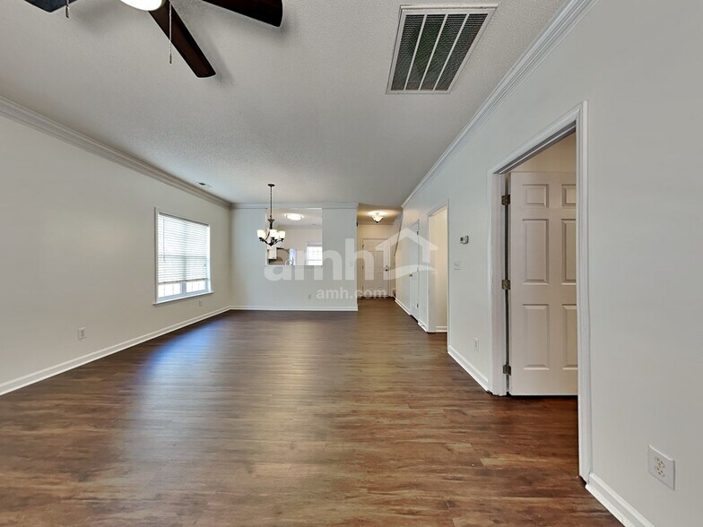 Building Photo - 5320 Sahalee Way