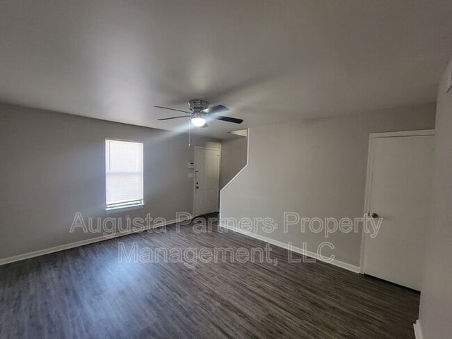 Building Photo - 152 Chalet North CT