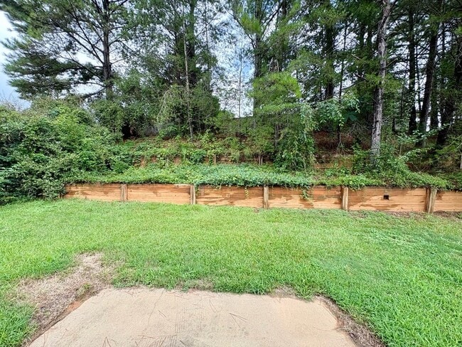 Building Photo - 504 Kingsman Ln