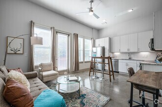 Interior Photo - Avion at West Lemmon