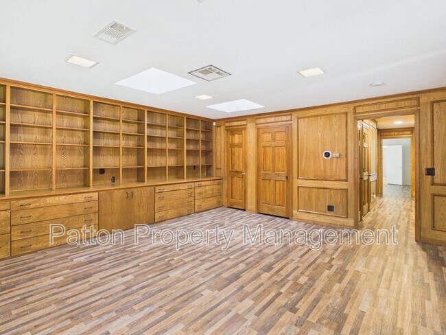 Building Photo - 6810 Montague Dr