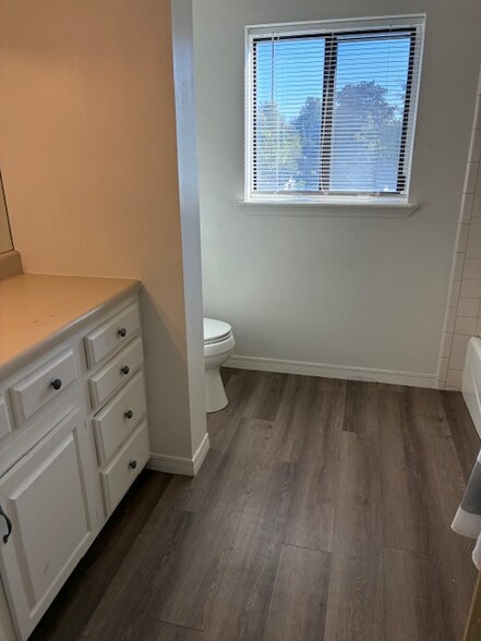 Building Photo - 5303 E 12th St