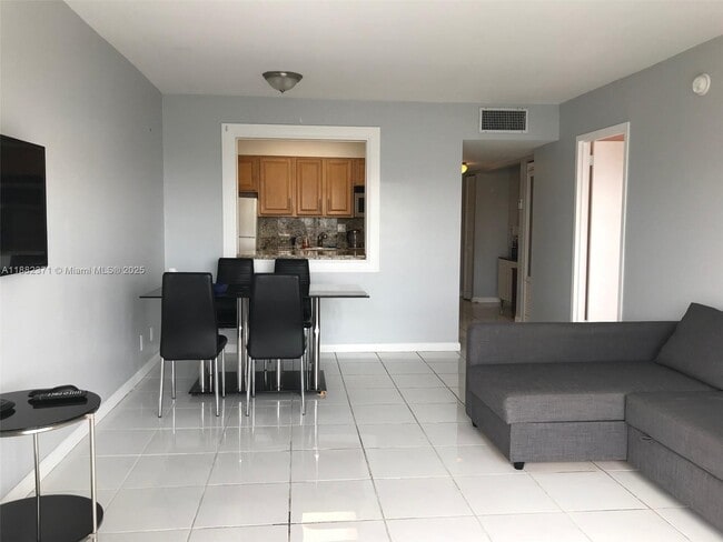Building Photo - 2200 E Hallandale Beach Blvd