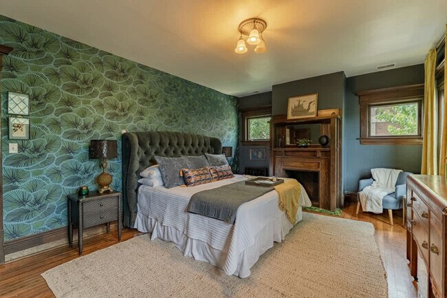 Building Photo - 258 W Market St