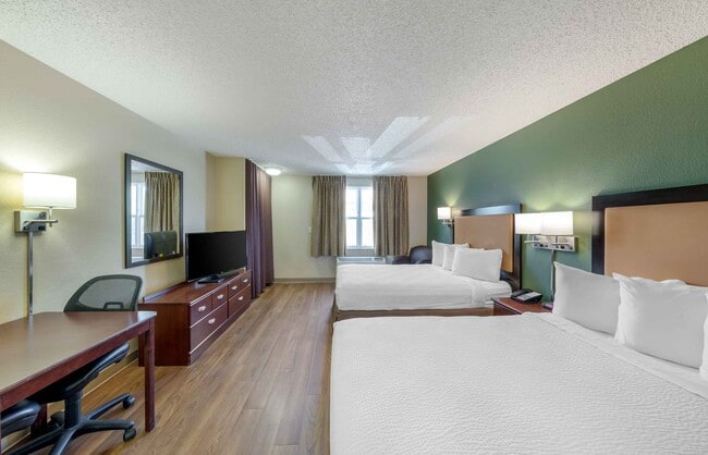 Building Photo - Furnished Studio-Los Angeles - Simi Valley