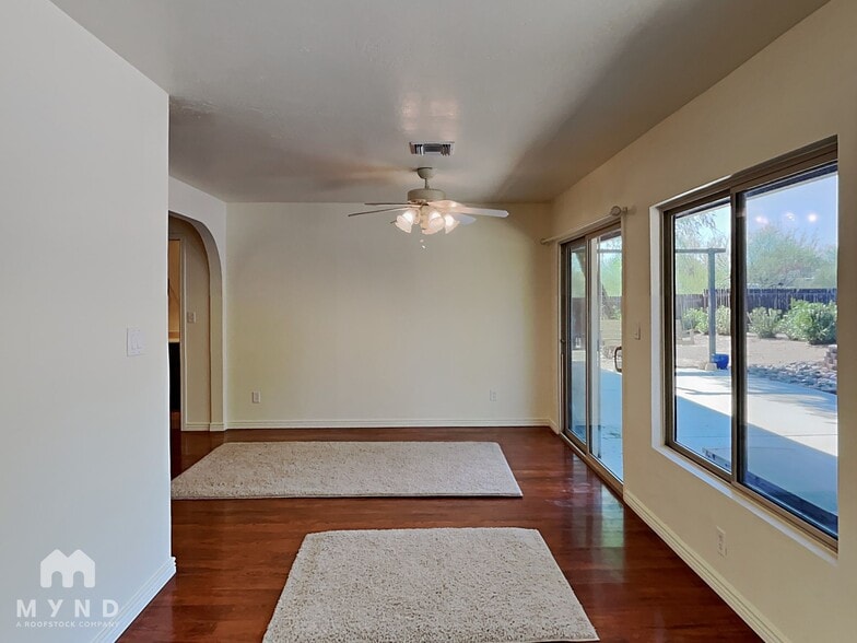 Building Photo - 7900 N Leonardo Da Vinci Way