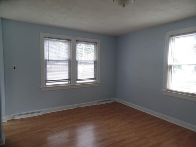 Building Photo - 110 Knowlton St