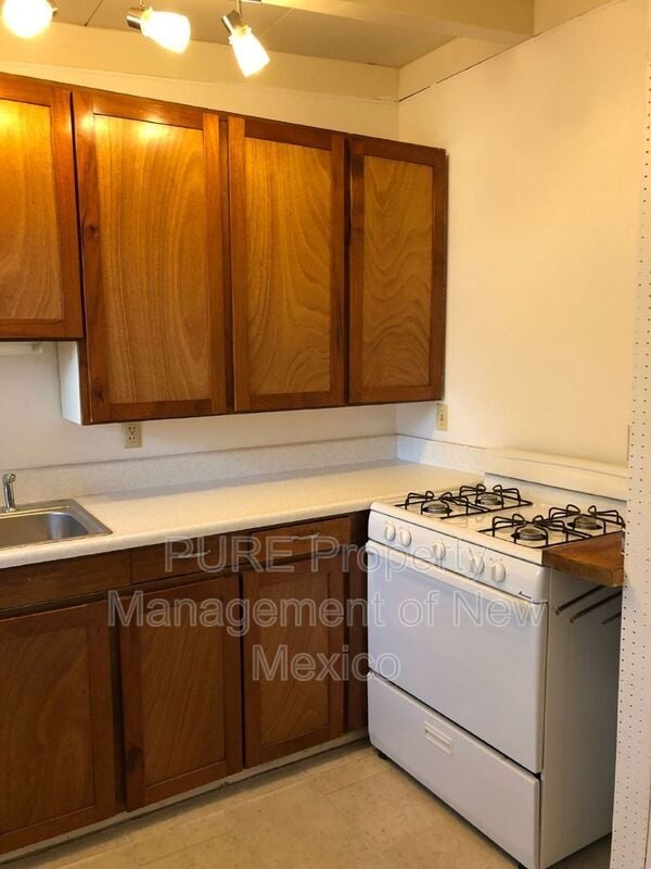 Building Photo - 2301 1/2 Nathan Avenue