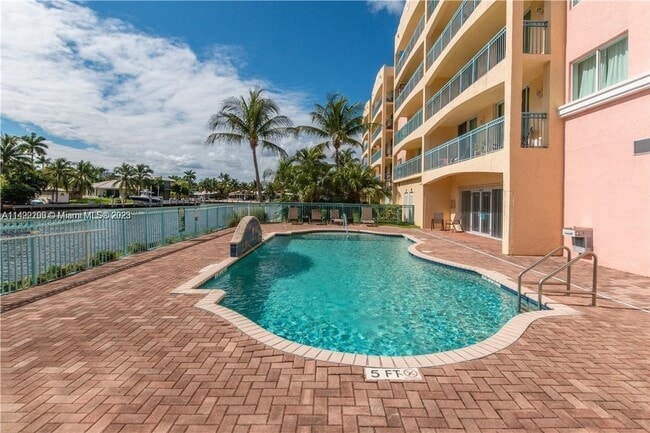 Building Photo - 201 Golden Isles Dr