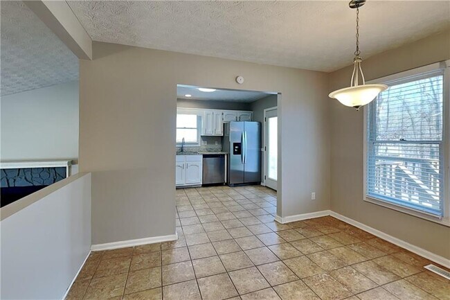 Building Photo - 43 Apple Jack Dr