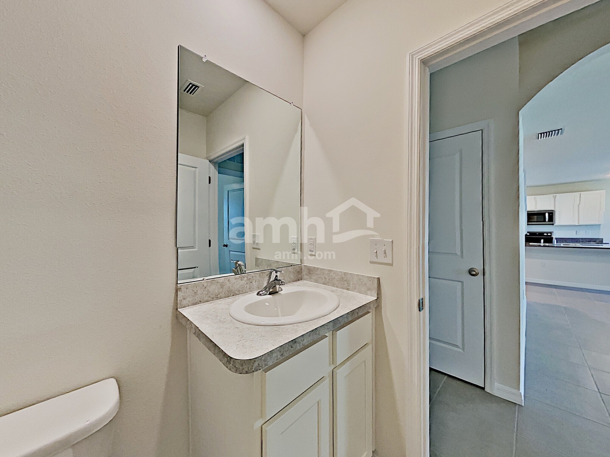 Building Photo - 2840 Greenleaf Ter