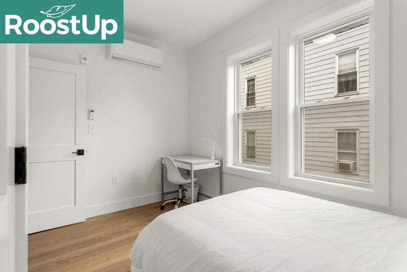 Building Photo - Furnished Private Bedroom in South Boston